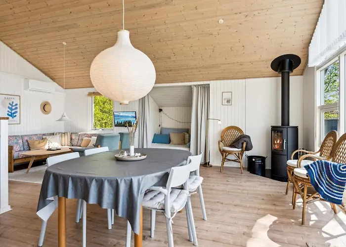 Holiday home Anne - 150m From The Sea By Interhome